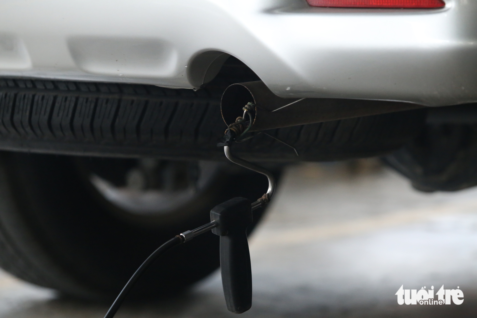 Cận cảnh quy trình kiểm tra khí thải mới khi đi đăng kiểm tại Trung tâm 50-03S 5 đăng kiểm - Ảnh 5.