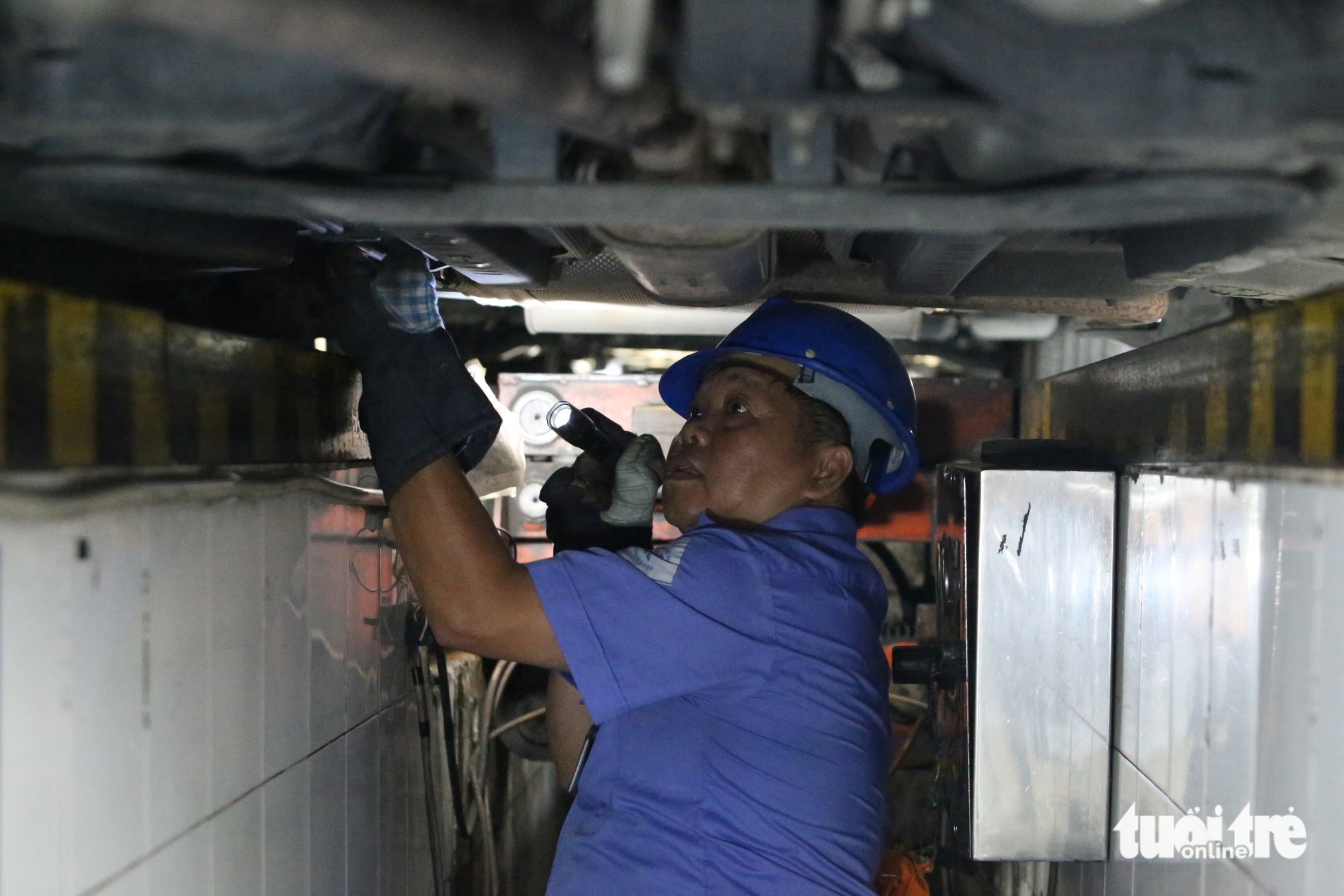 Cận cảnh quy trình kiểm tra khí thải mới khi đi đăng kiểm tại Trung tâm 50-03S 6 đăng kiểm - Ảnh 6.