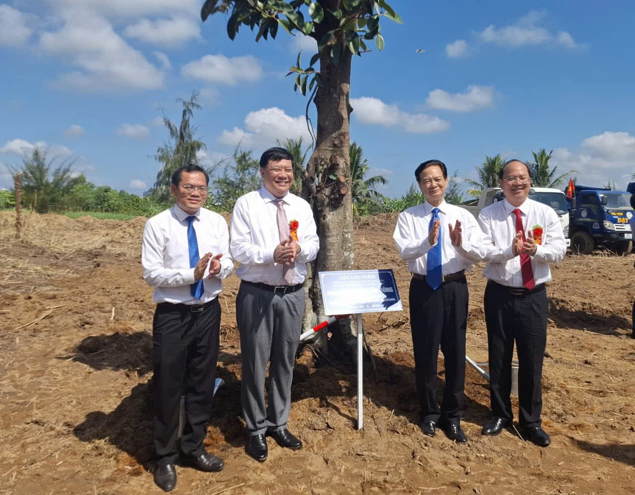 Cà Mau khởi công đền tưởng niệm 40.000 liệt sĩ, người có công 3 Cà Mau khởi công Đền Tưởng niệm hơn 320 tỉ đồng - Ảnh 3.