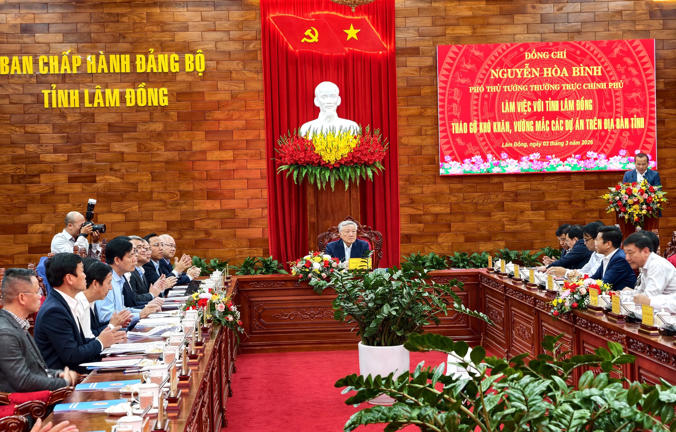 Vụ sân golf Đồi Cù Đà Lạt: Phó Thủ tướng chỉ đạo tháo gỡ thế nào?- Ảnh 3. Vụ sân golf Đồi Cù Đà Lạt: Phó Thủ tướng chỉ đạo tháo gỡ thế nào?- Ảnh 3.