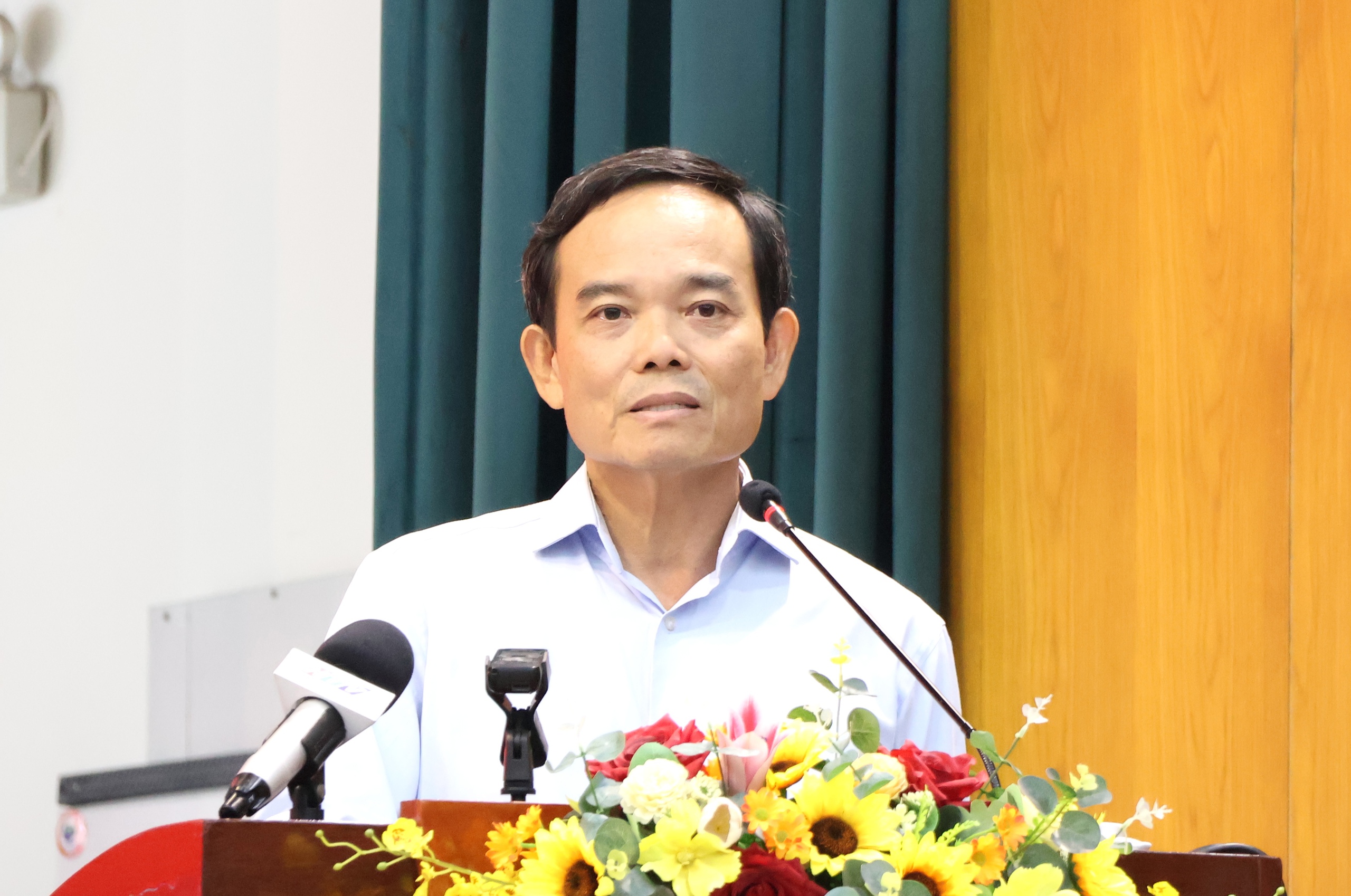 Gặp cử tri trước kỳ bầu cử, Bí thư Trần Lưu Quang chia sẻ hai việc lớn TPHCM phải làm ngay - Ảnh 7.