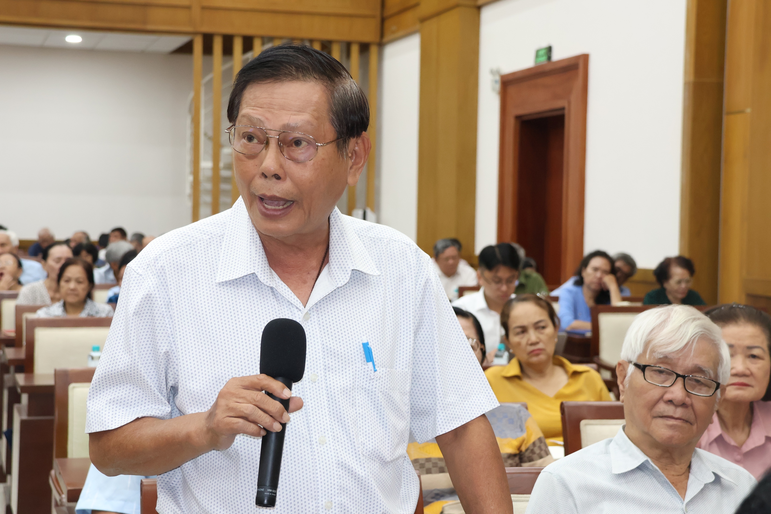 Gặp cử tri trước kỳ bầu cử, Bí thư Trần Lưu Quang chia sẻ hai việc lớn TPHCM phải làm ngay - Ảnh 9.