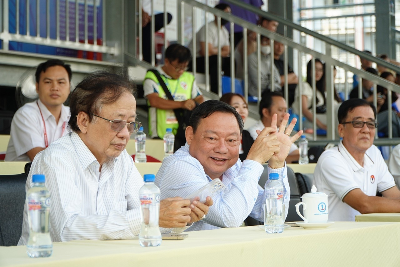 Trường ĐH Đồng Tháp: Đội bóng ‘chưa từng thủng lưới’ sẵn sàng chinh phục VCK TNSV THACO cup 2026- Ảnh 8.