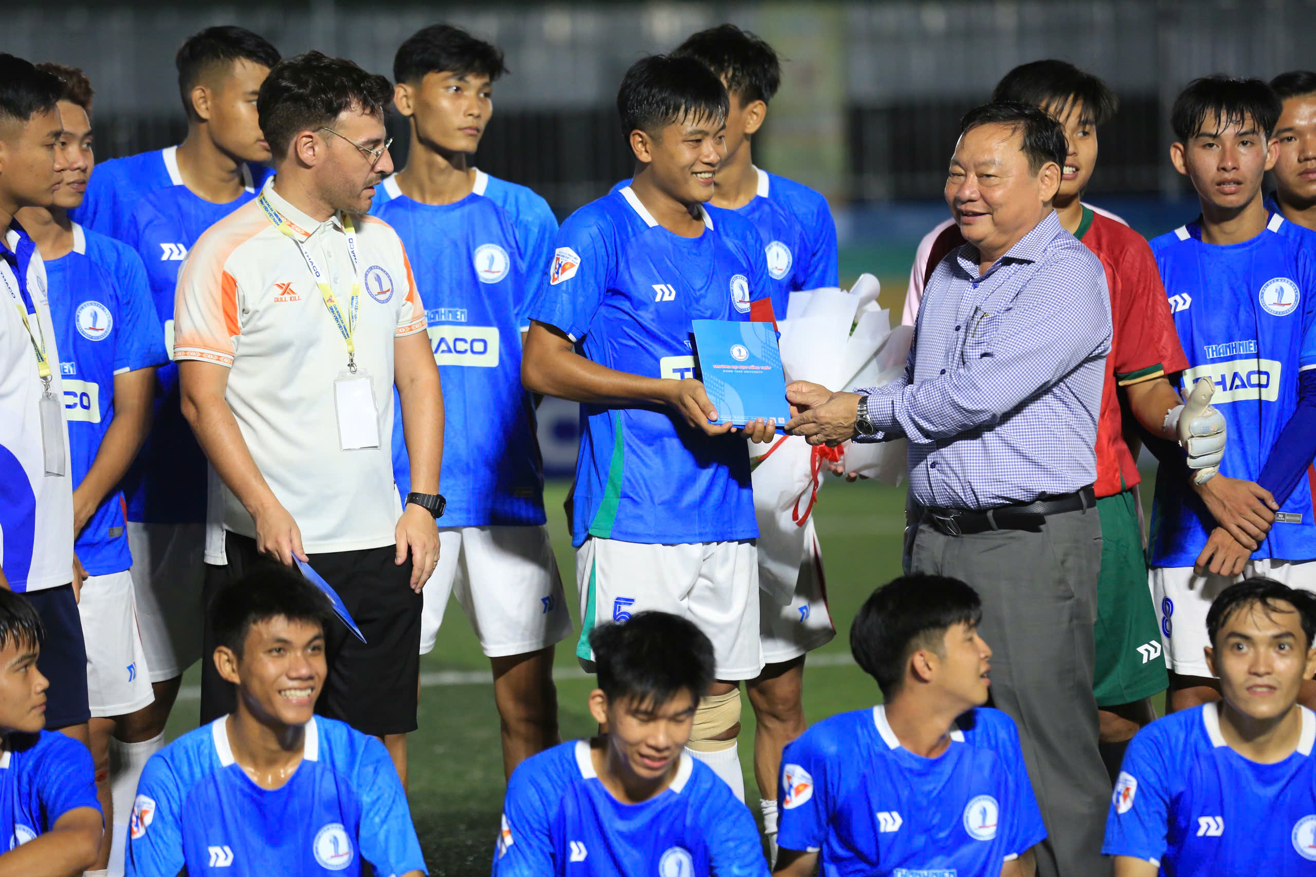 Trường ĐH Đồng Tháp: Đội bóng ‘chưa từng thủng lưới’ sẵn sàng chinh phục VCK TNSV THACO cup 2026- Ảnh 11.