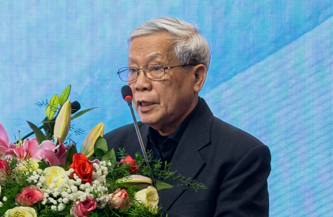 Nhà thơ Nguyễn Khoa Điềm phát biểu. Ảnh: Hà Thu