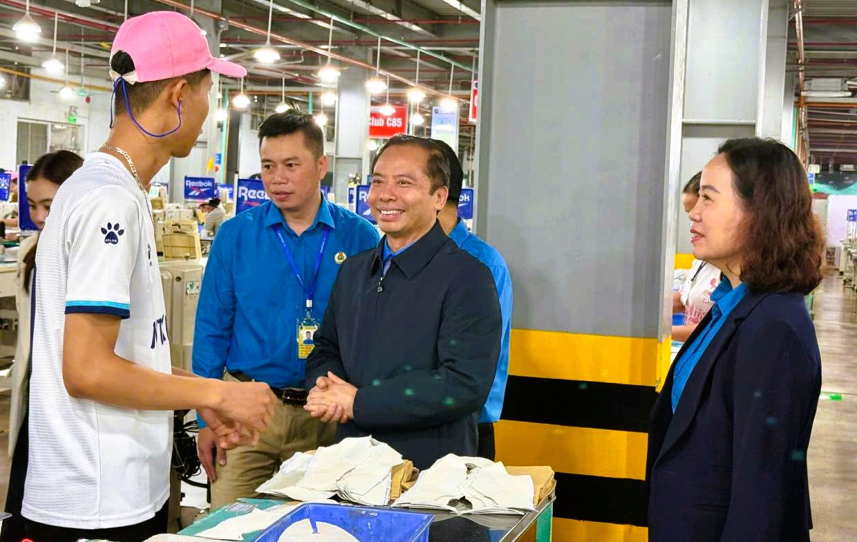 Chăm lo bảo vệ quyền, lợi ích chính đáng cho người lao động 2 Chăm lo bảo vệ quyền, lợi ích chính đáng cho người lao động - Ảnh 2.