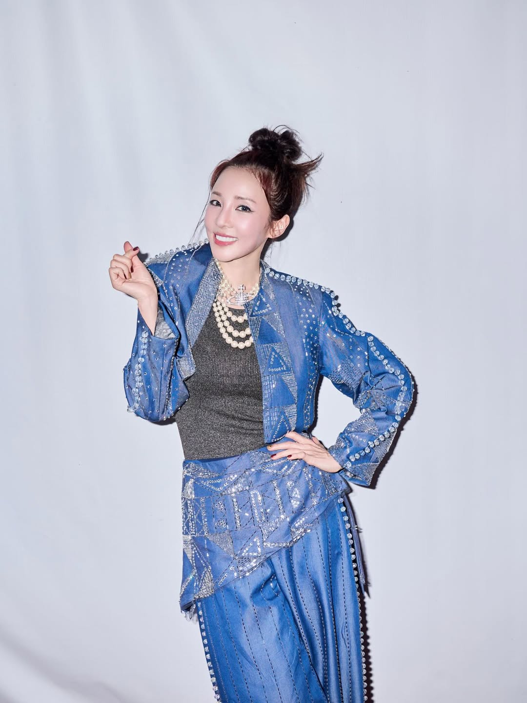 Sao nữ sở hữu cặp đùi đẹp bậc nhất showbiz: 12 năm bị đem ra làm “tế thần” nghiện ngập, tự huỷ dung thành thảm họa nhan sắc- Ảnh 2.