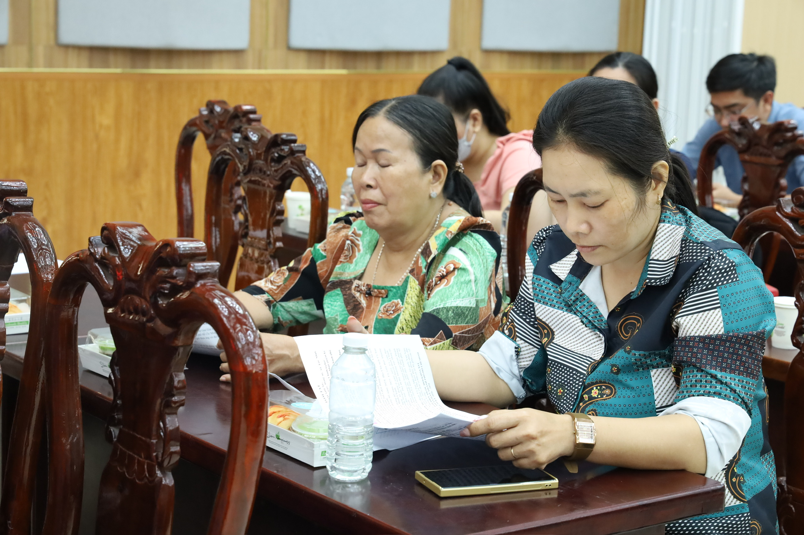 Cử tri Bình Lợi, Tân Nhựt kỳ vọng đại biểu hành động quyết liệt, nói đi đôi với làm 4 Cử tri Bình Lợi, Tân Nhựt kỳ vọng đại biểu hành động quyết liệt, nói đi đôi với làm - Ảnh 7.