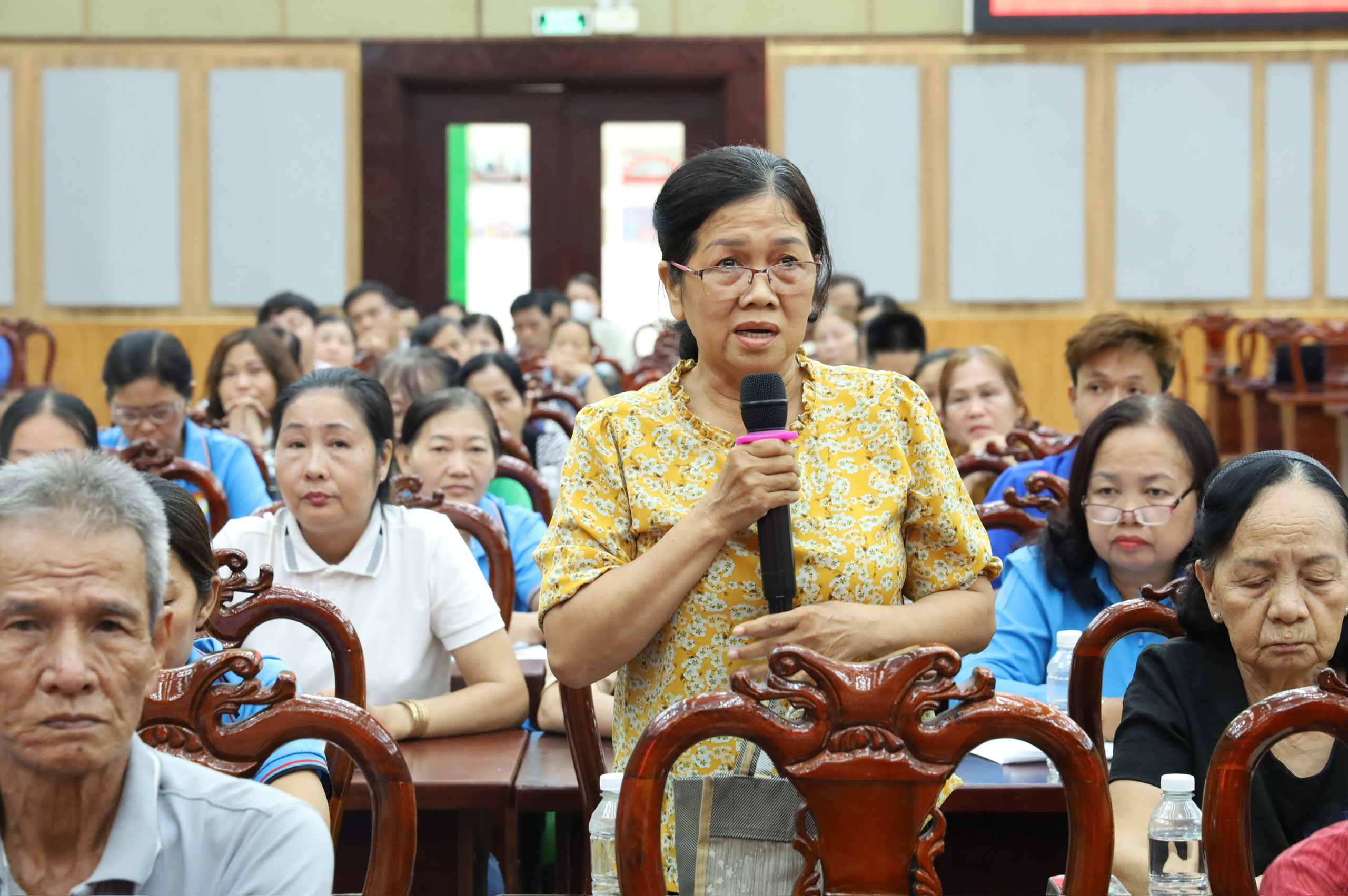 Cử tri Bình Lợi, Tân Nhựt kỳ vọng đại biểu hành động quyết liệt, nói đi đôi với làm 6 Cử tri Bình Lợi, Tân Nhựt kỳ vọng đại biểu hành động quyết liệt, nói đi đôi với làm - Ảnh 9.