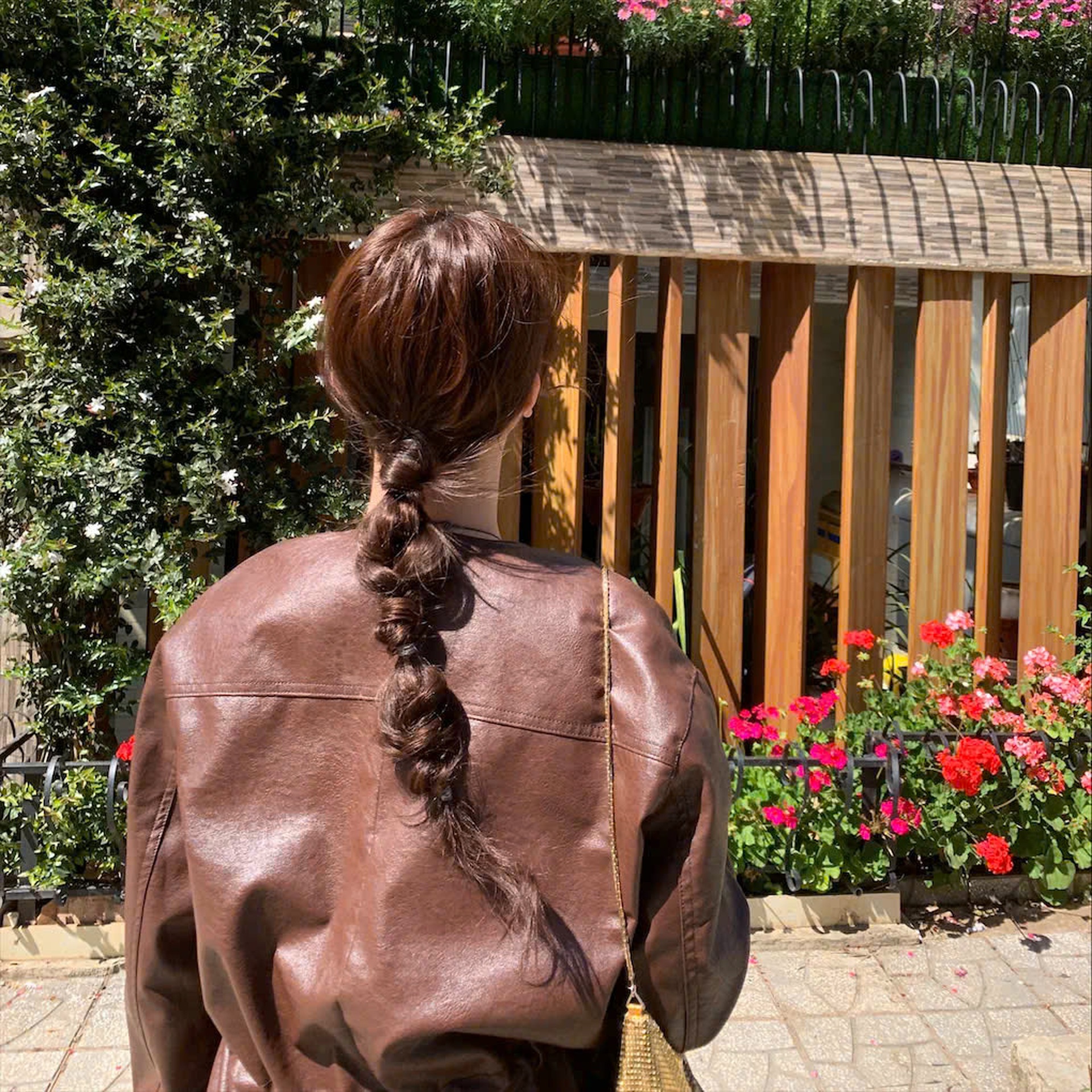 Cô gái Lâm Đồng được chồng tạo loạt kiểu tóc “nàng thơ” gây sốt - 17