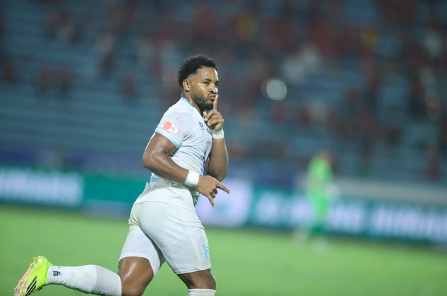 Ông Vũ Tiến Thành tạm chia tay, HAGL bất ổn hay may mắn để trụ hạng thành công?
- Ảnh 2.