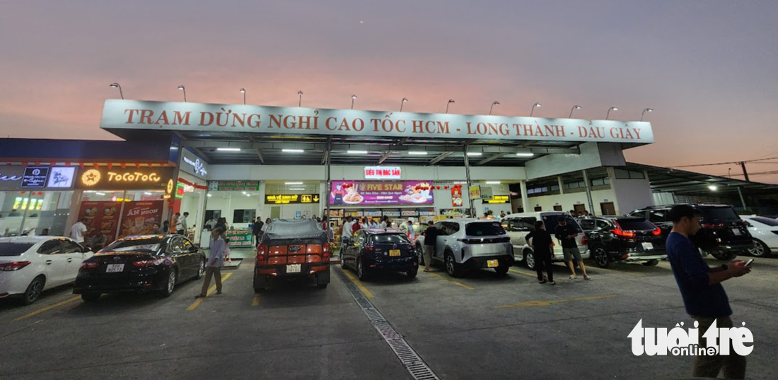 Vụ đứt gãy xăng dầu trên cao tốc Long Thành - Dầu Giây: Châu Thành tiếp tục kiến nghị được bán xăng 2 Vụ đứt gãy xăng dầu trên cao tốc Long Thành - Dầu Giây: Châu Thành tiếp tục kiến nghị được bán xăng - Ảnh 2.