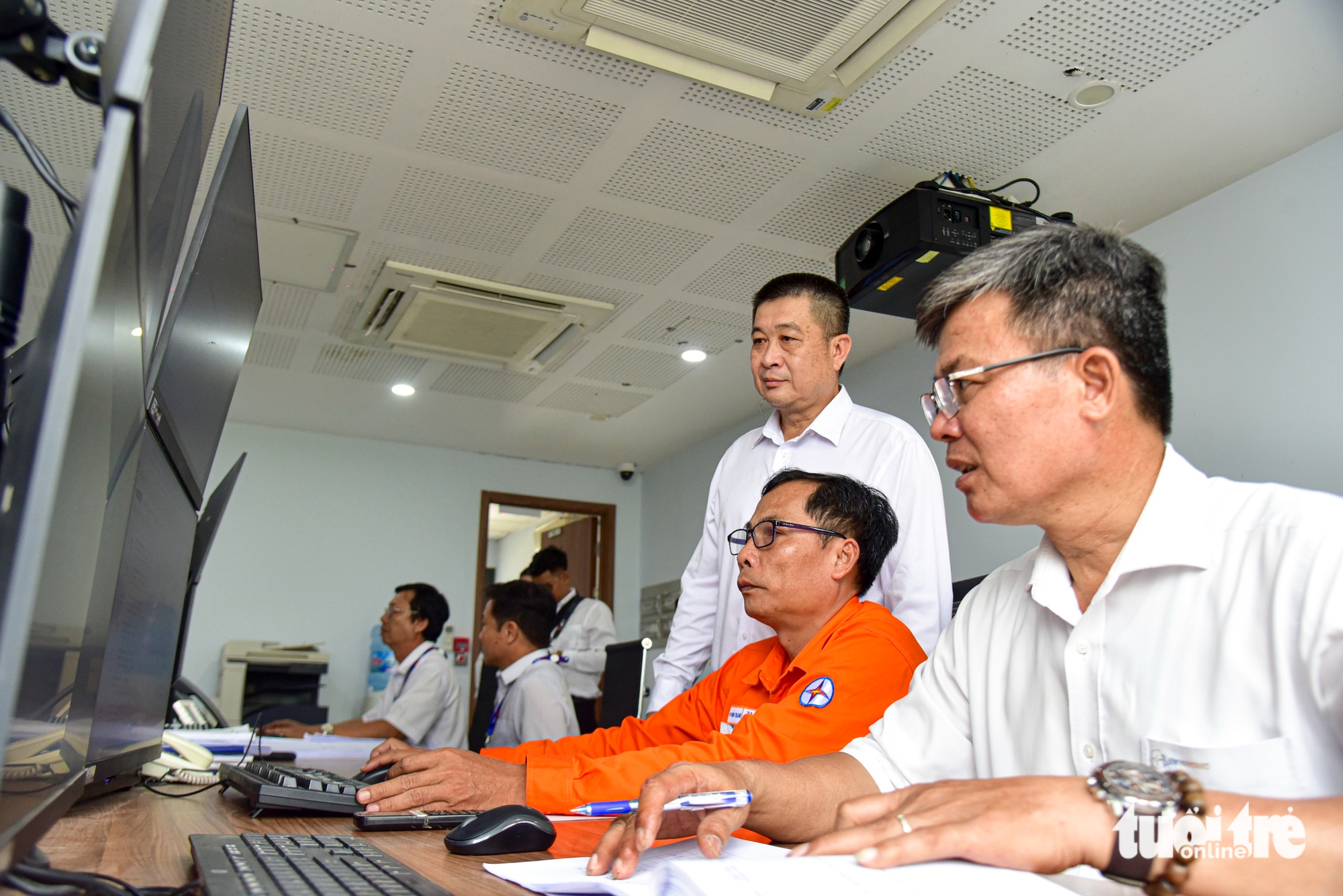 Đảm bảo lưới điện an toàn, sẵn sàng ứng trực phục vụ bầu cử đại biểu Quốc hội, đại biểu HĐND 3 Đảm bảo lưới điện an toàn, sẵn sàng ứng trực phục vụ bầu cử đại biểu Quốc hội, đại biểu HĐND - Ảnh 3.