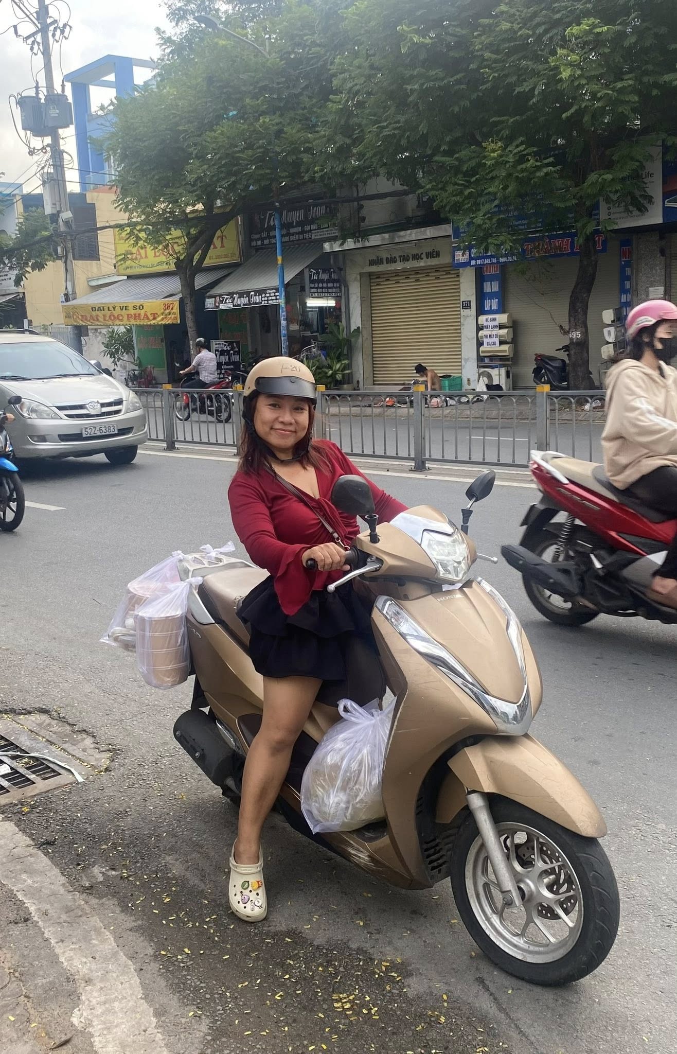 Nữ diễn viên Việt nhập viện nhưng không có nổi bảo hiểm y tế, giả bộ bận rộn để không đi đám tiệc- Ảnh 2.