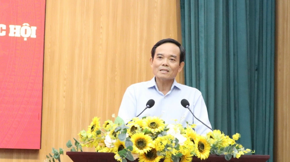 Ủy viên Bộ Chính trị, Bí thư Thành ủy TP.HCM Trần Lưu Quang cho biết vấn đề trật tự vỉa hè là bài toán khó. Ảnh: THANH THÙY Bí thư Trần Lưu Quang: Xử lý lấn chiếm vỉa hè nhiều khi không nỡ, không dũng cảm để làm-tiep-xuc-cu-trri-tram-y-te-tphcm 3.jpg