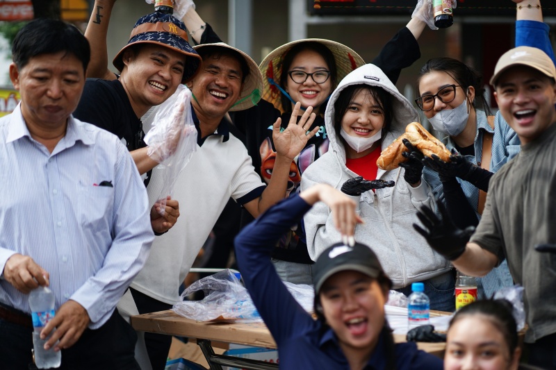 Nhiều du khách bất ngờ tại lễ hội mà 