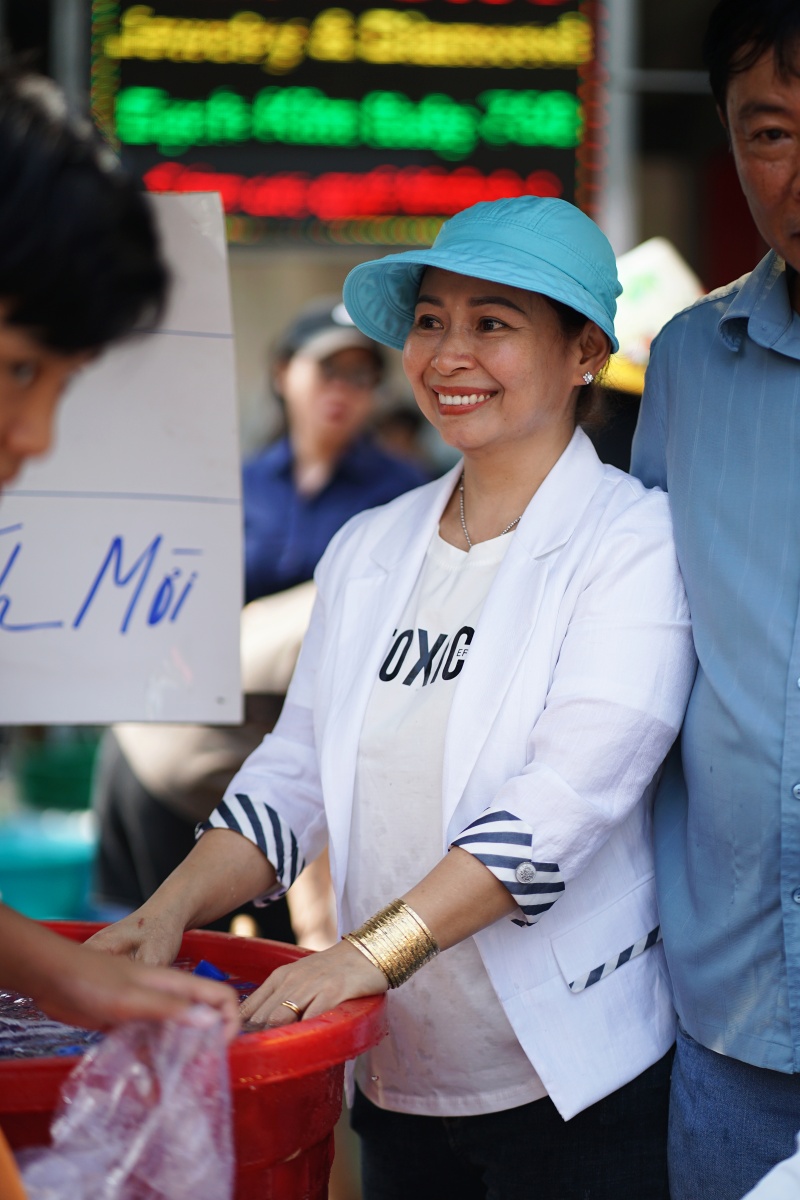 Nhiều du khách bất ngờ tại lễ hội mà 