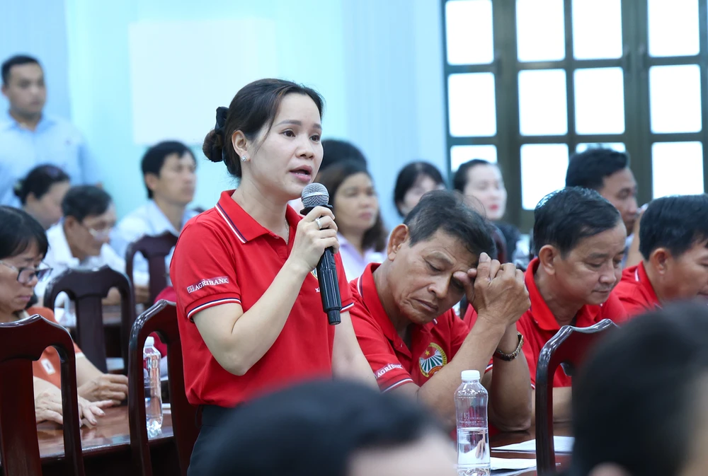 Cử tri Trần Thị Thanh Thùy, xã An Nhơn Tây. Ảnh: LÊ THOA chu-tich-quoc-hoi-nong-dan-3.JPG