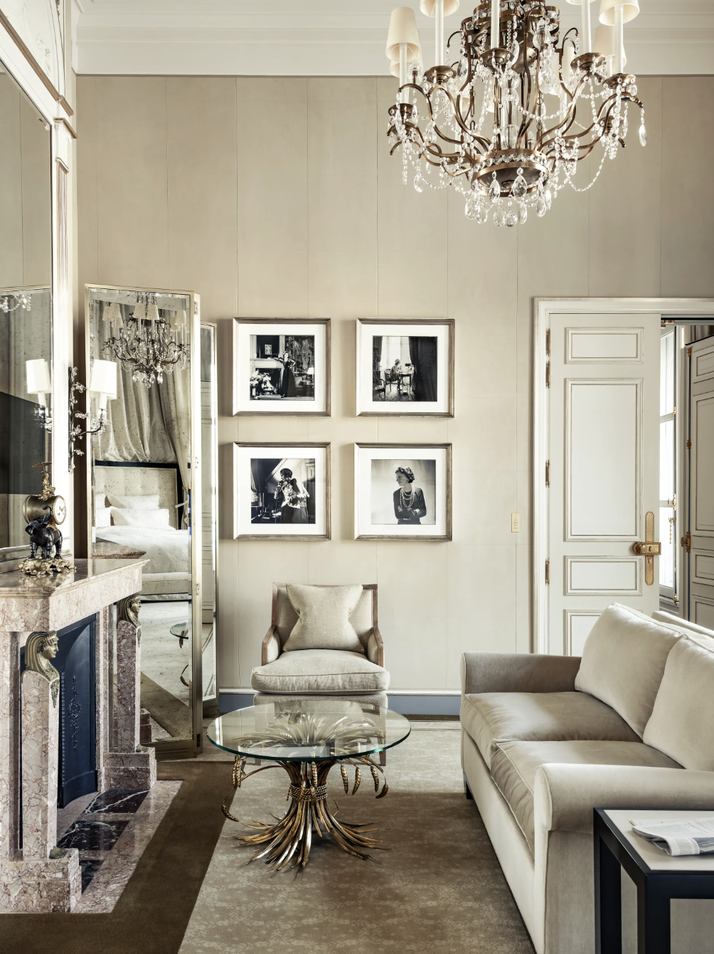 Chân dung người phụ nữ ở khách sạn suốt 34 năm dù nhà ở đối diện- Ảnh 4.