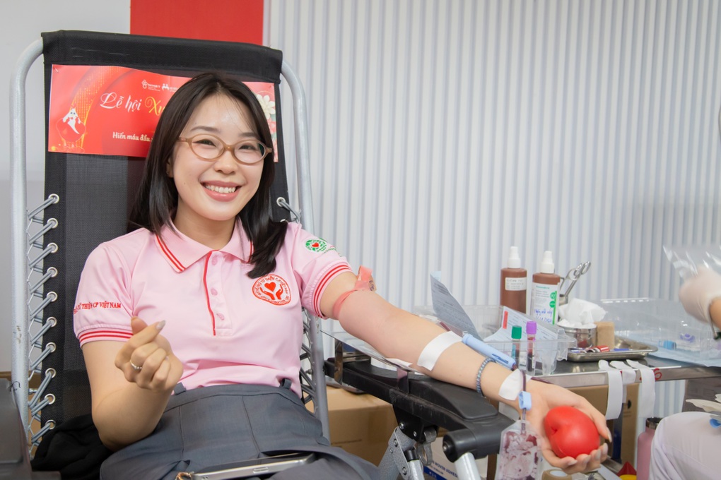 Lễ hội Xuân hồng tiếp nhận hơn 5.000 đơn vị máu trong 5 ngày - 3