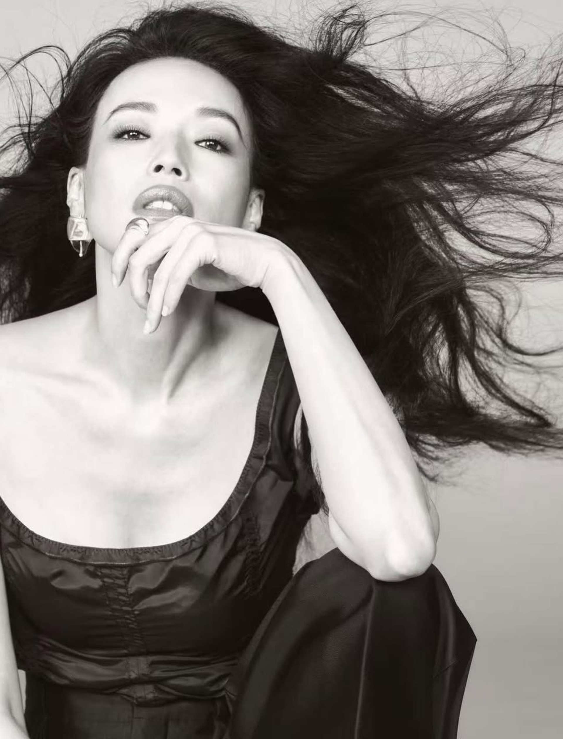 Thư Kỳ tuổi 50: Nhan sắc rực rỡ như bị thời gian bỏ quên - 11 Thư Kỳ tuổi 50: Nhan sắc rực rỡ như bị thời gian bỏ quên - 11