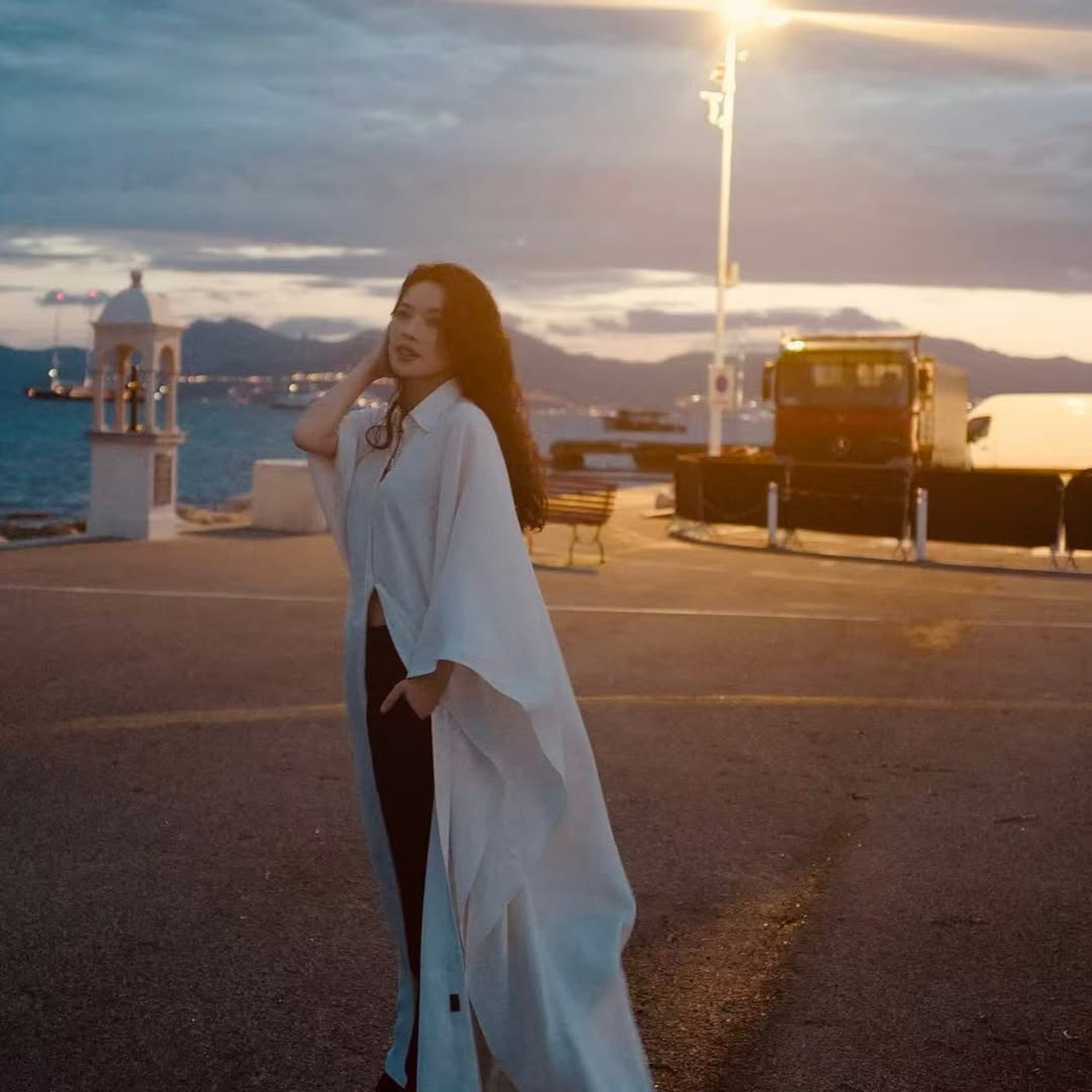 Thư Kỳ tuổi 50: Nhan sắc rực rỡ như bị thời gian bỏ quên - 13 Thư Kỳ tuổi 50: Nhan sắc rực rỡ như bị thời gian bỏ quên - 13