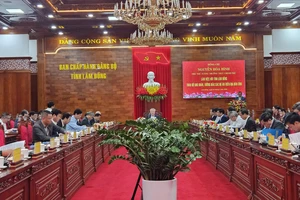 3 'nút thắt' khiến sai phạm tại sân golf Đồi Cù chưa thể xử lý dứt điểm