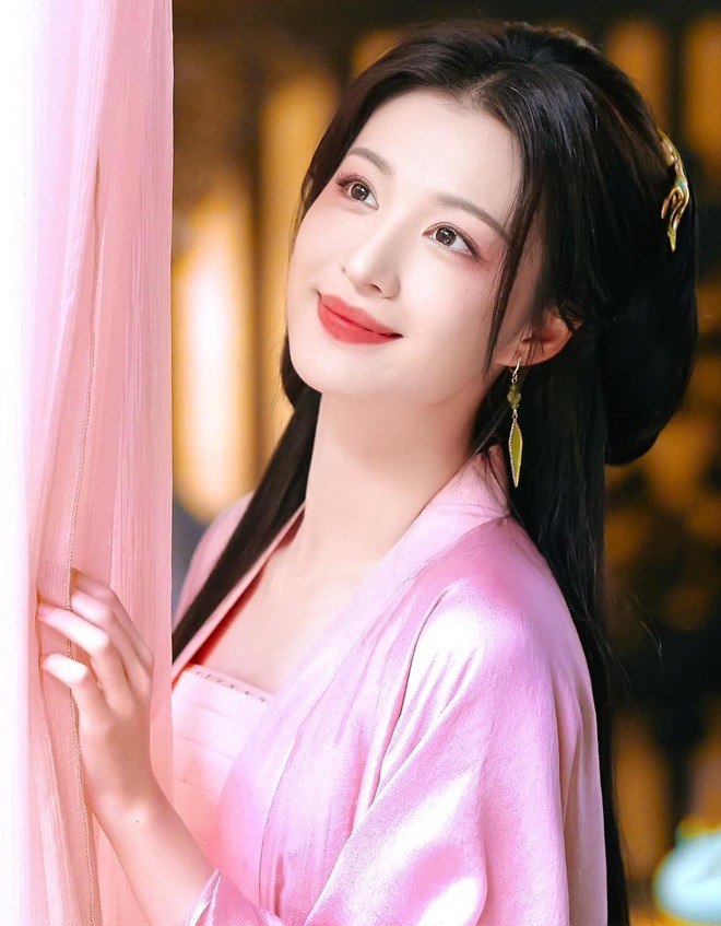 Cô gái sở hữu visual ngọt như quyện mật ong, đẹp tuyệt mỹ ở mọi góc độ: Style hoàn hảo tựa Cô gái sở hữu visual ngọt như quyện mật ong, đẹp tuyệt mỹ ở mọi góc độ: Style hoàn hảo tựa