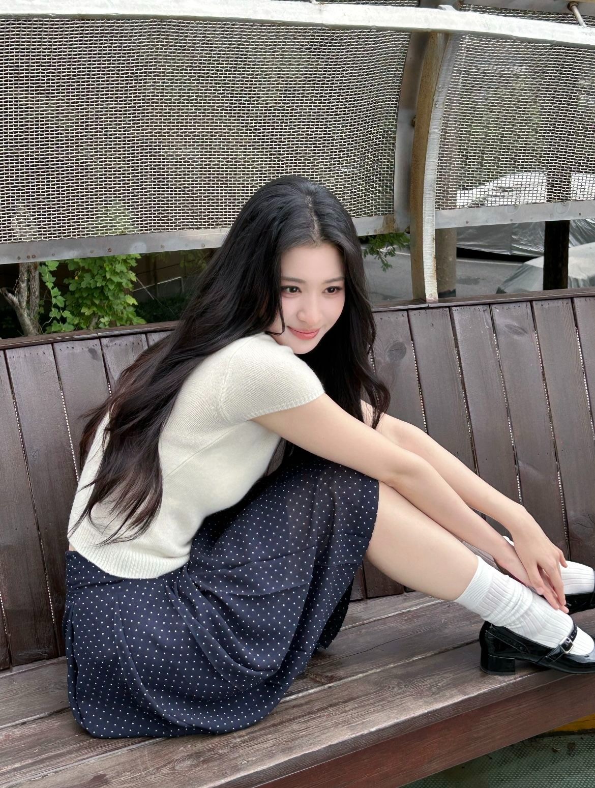 Cô gái sở hữu visual ngọt như quyện mật ong, đẹp tuyệt mỹ ở mọi góc độ: Style hoàn hảo tựa 