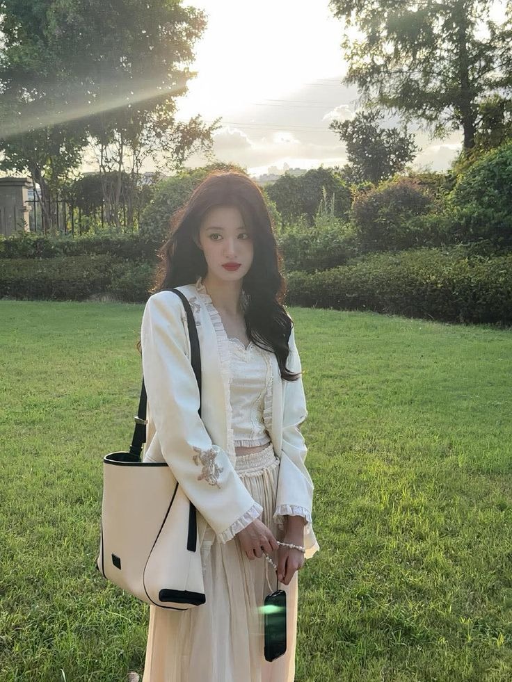 Cô gái sở hữu visual ngọt như quyện mật ong, đẹp tuyệt mỹ ở mọi góc độ: Style hoàn hảo tựa 