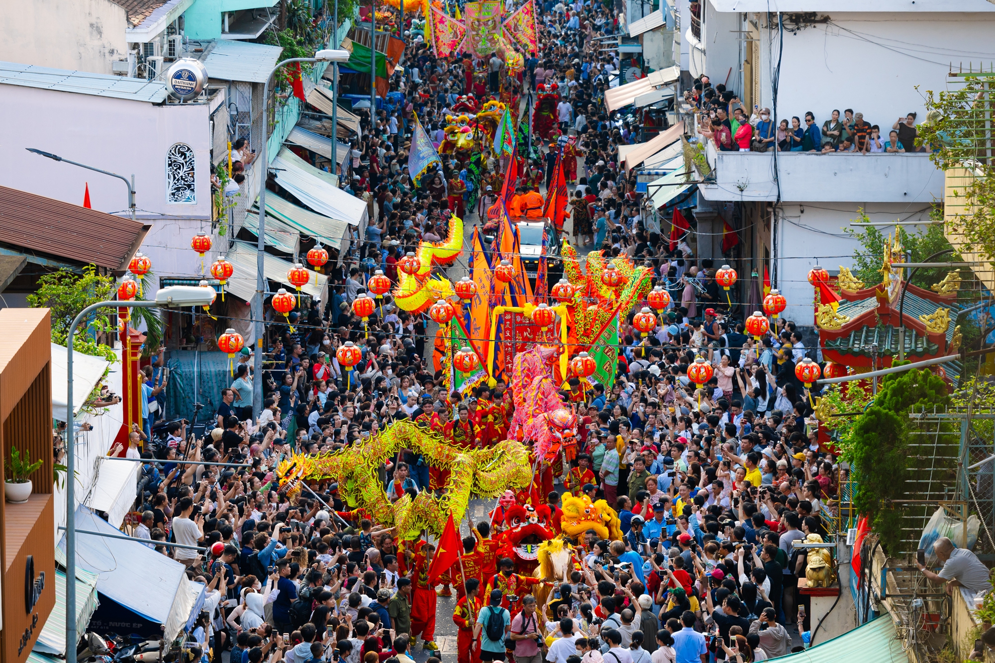 Cảnh tượng lạ ở Chợ Lớn dịp Tết Nguyên Tiêu- Ảnh 2.