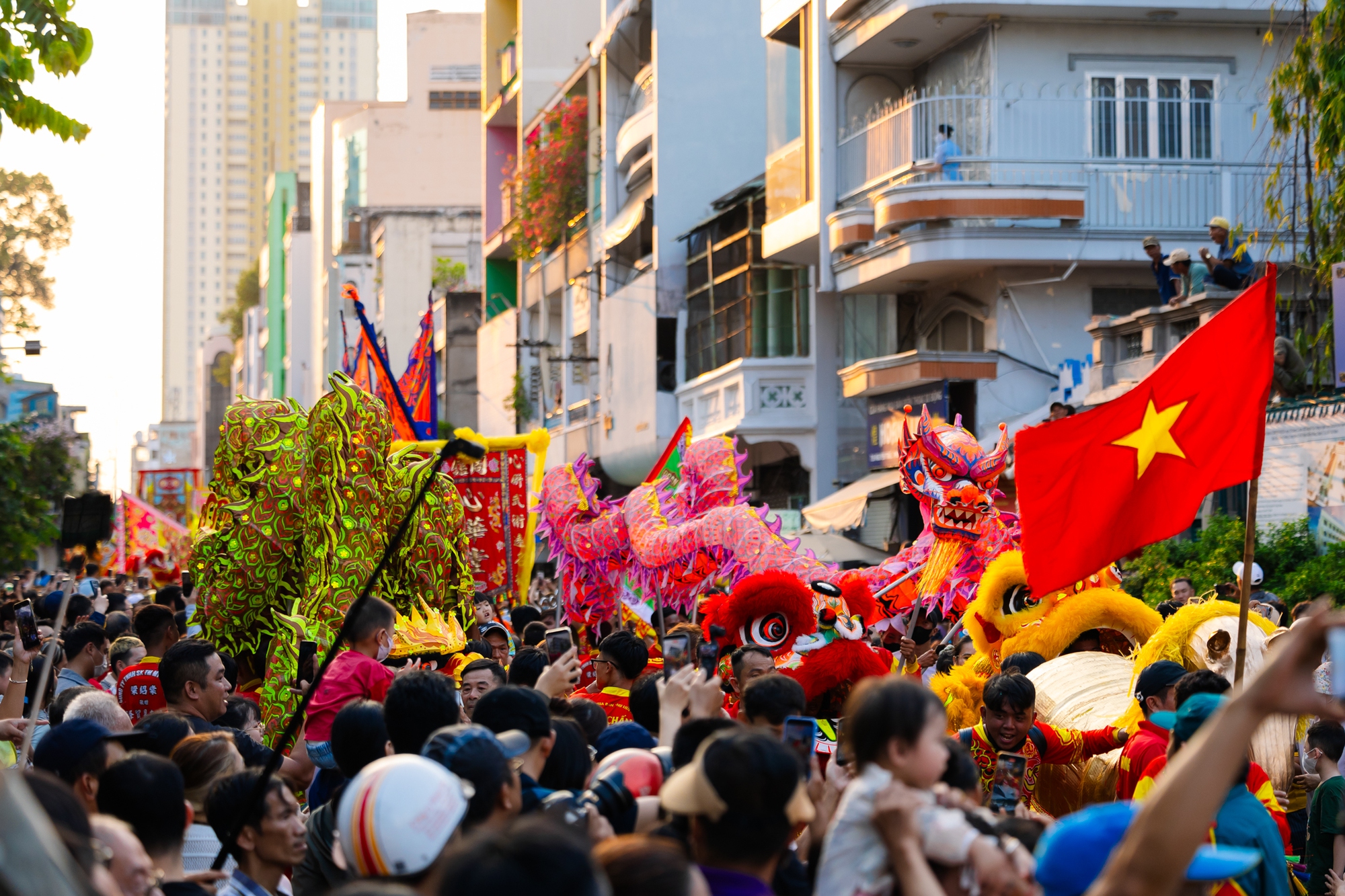 Cảnh tượng lạ ở Chợ Lớn dịp Tết Nguyên Tiêu- Ảnh 8.