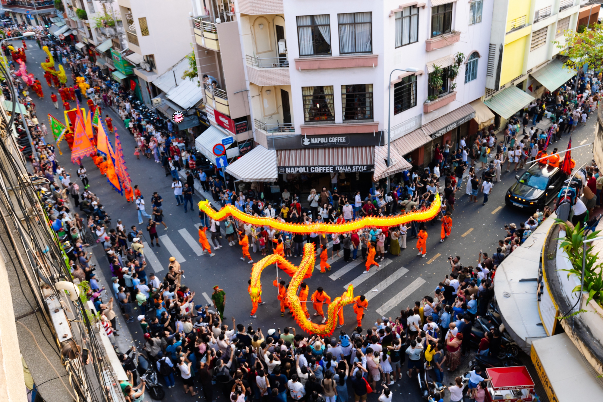 Cảnh tượng lạ ở Chợ Lớn dịp Tết Nguyên Tiêu- Ảnh 10.