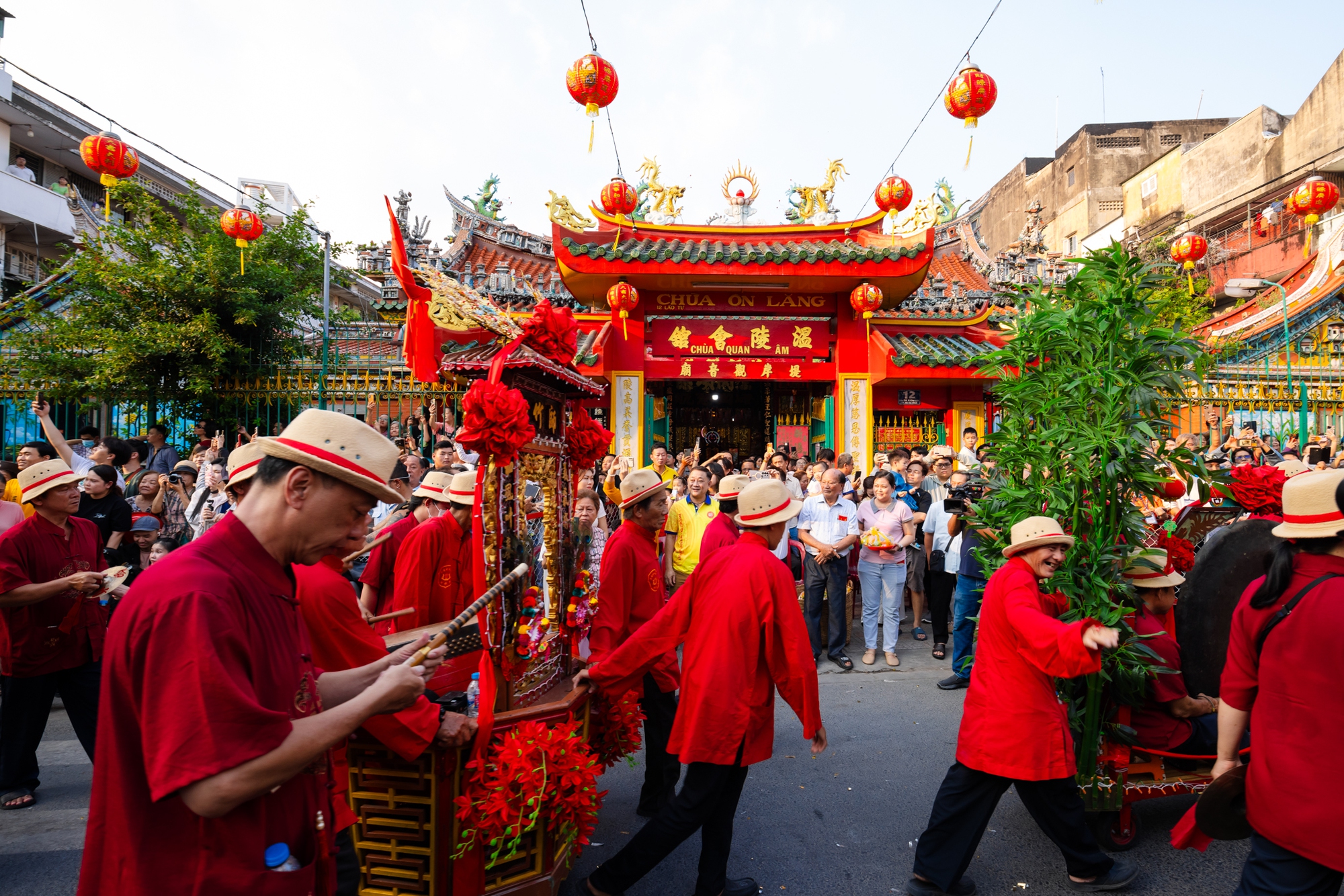 Cảnh tượng lạ ở Chợ Lớn dịp Tết Nguyên Tiêu- Ảnh 13.