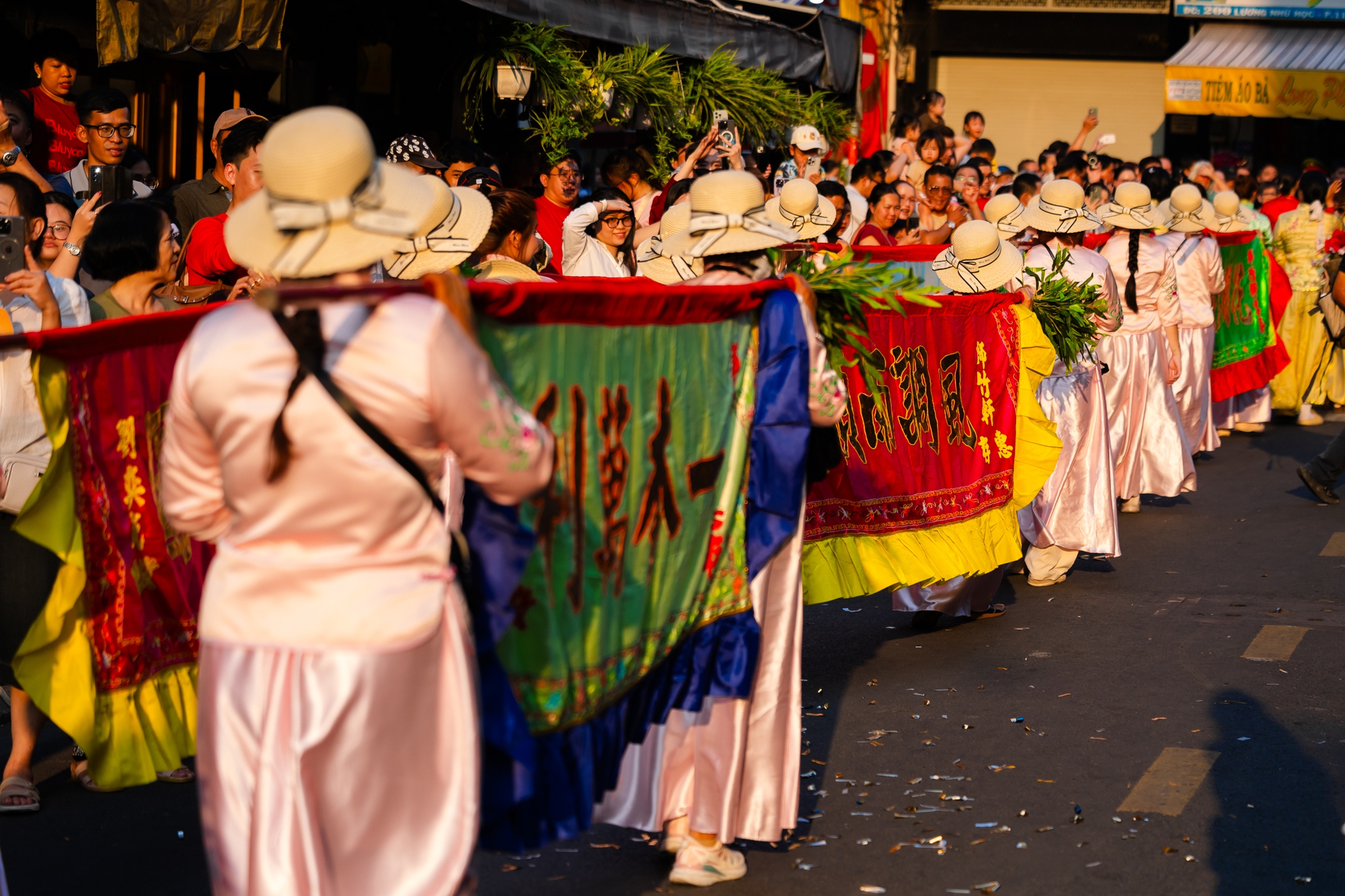 Cảnh tượng lạ ở Chợ Lớn dịp Tết Nguyên Tiêu- Ảnh 14.