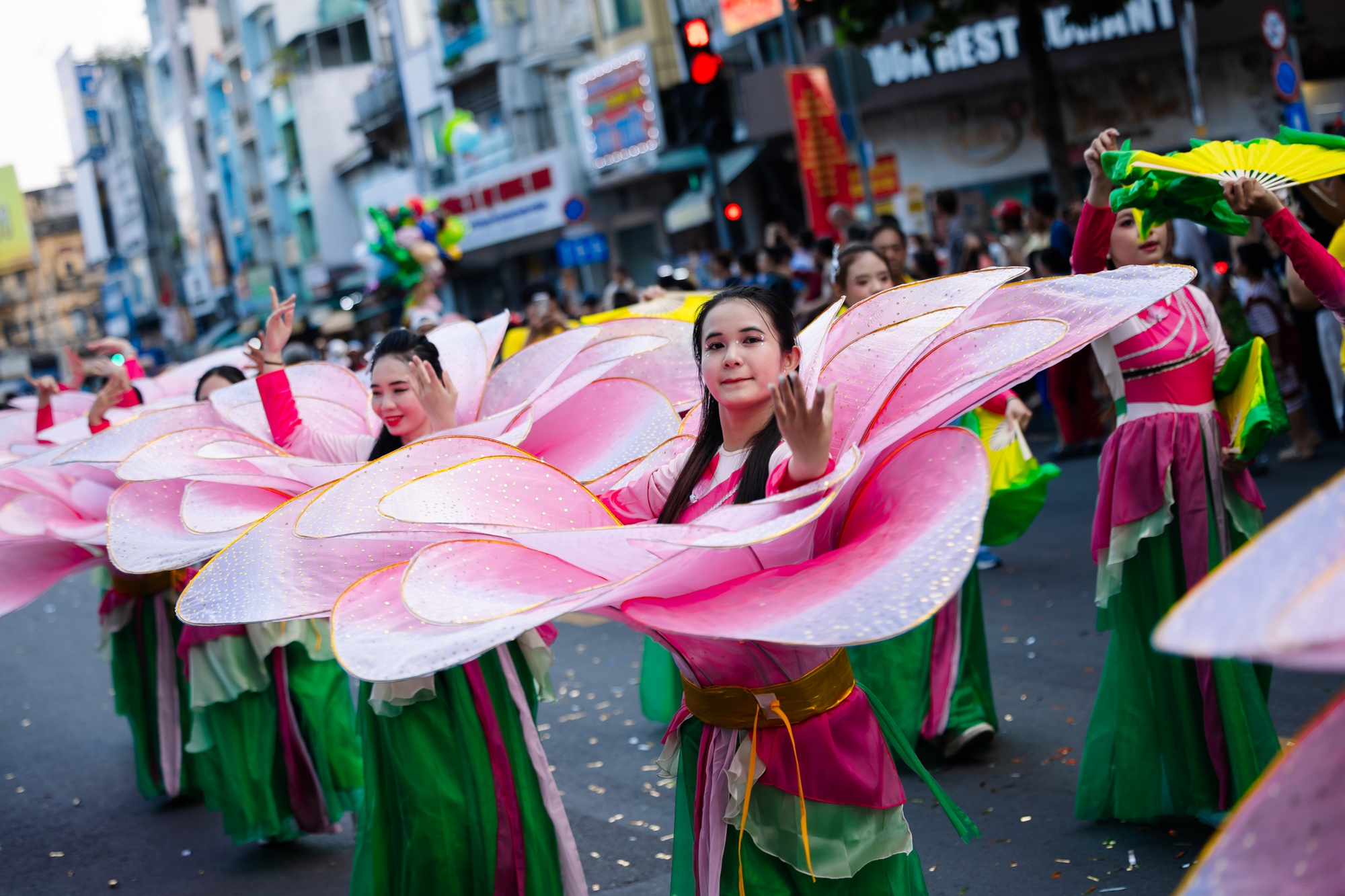 Cảnh tượng lạ ở Chợ Lớn dịp Tết Nguyên Tiêu- Ảnh 17.