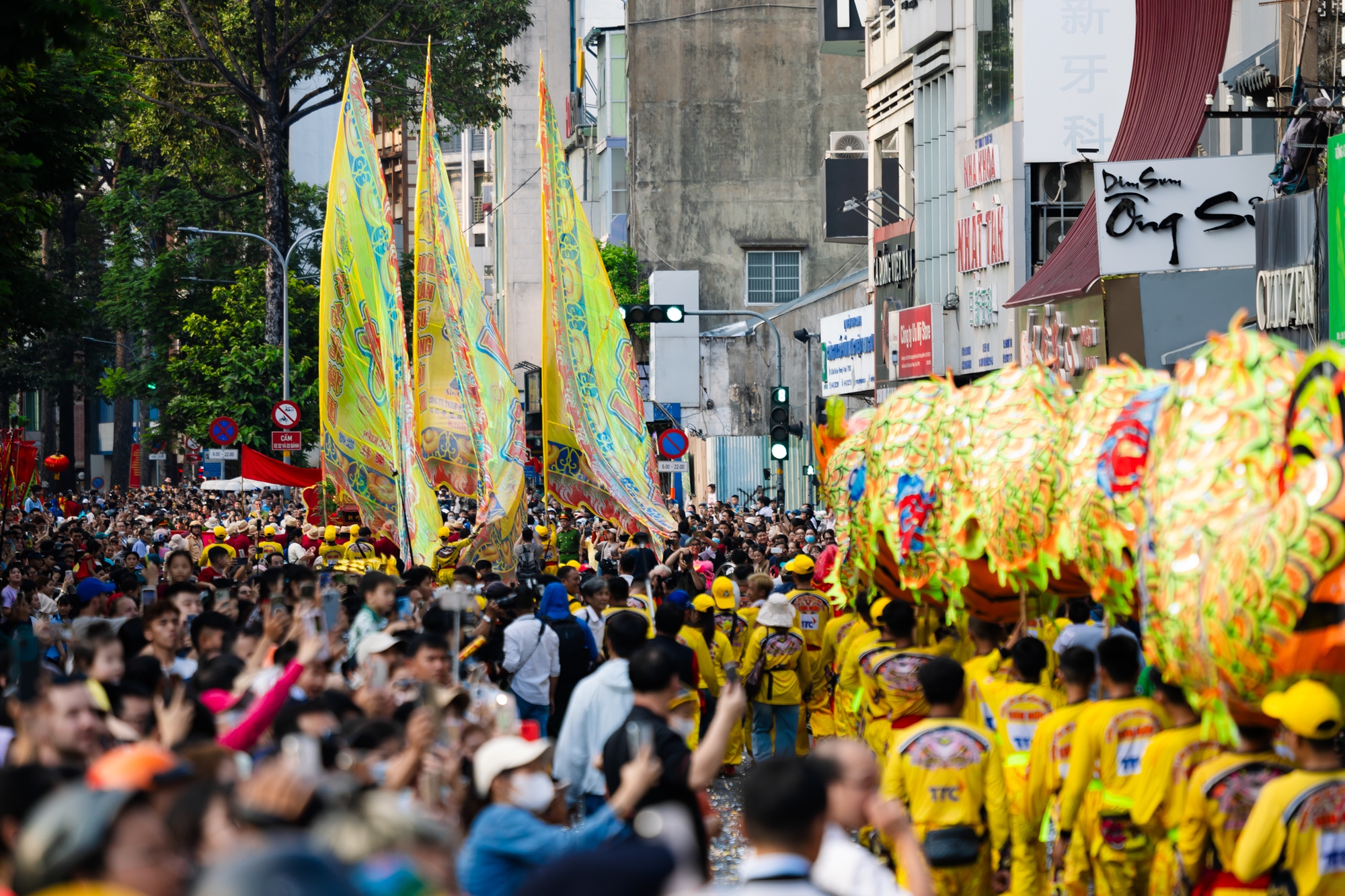 Cảnh tượng lạ ở Chợ Lớn dịp Tết Nguyên Tiêu- Ảnh 18.