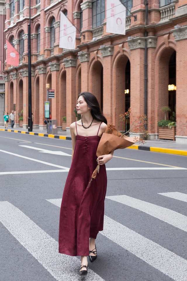 Thoáng mát cả ngày dài với trang phục linen tự nhiên- Ảnh 2. Thoáng mát cả ngày dài với trang phục linen tự nhiên- Ảnh 2.