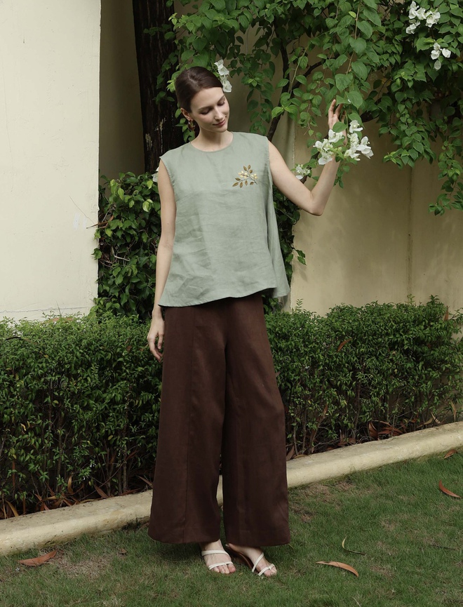 Thoáng mát cả ngày dài với trang phục linen tự nhiên- Ảnh 9. Thoáng mát cả ngày dài với trang phục linen tự nhiên- Ảnh 9.