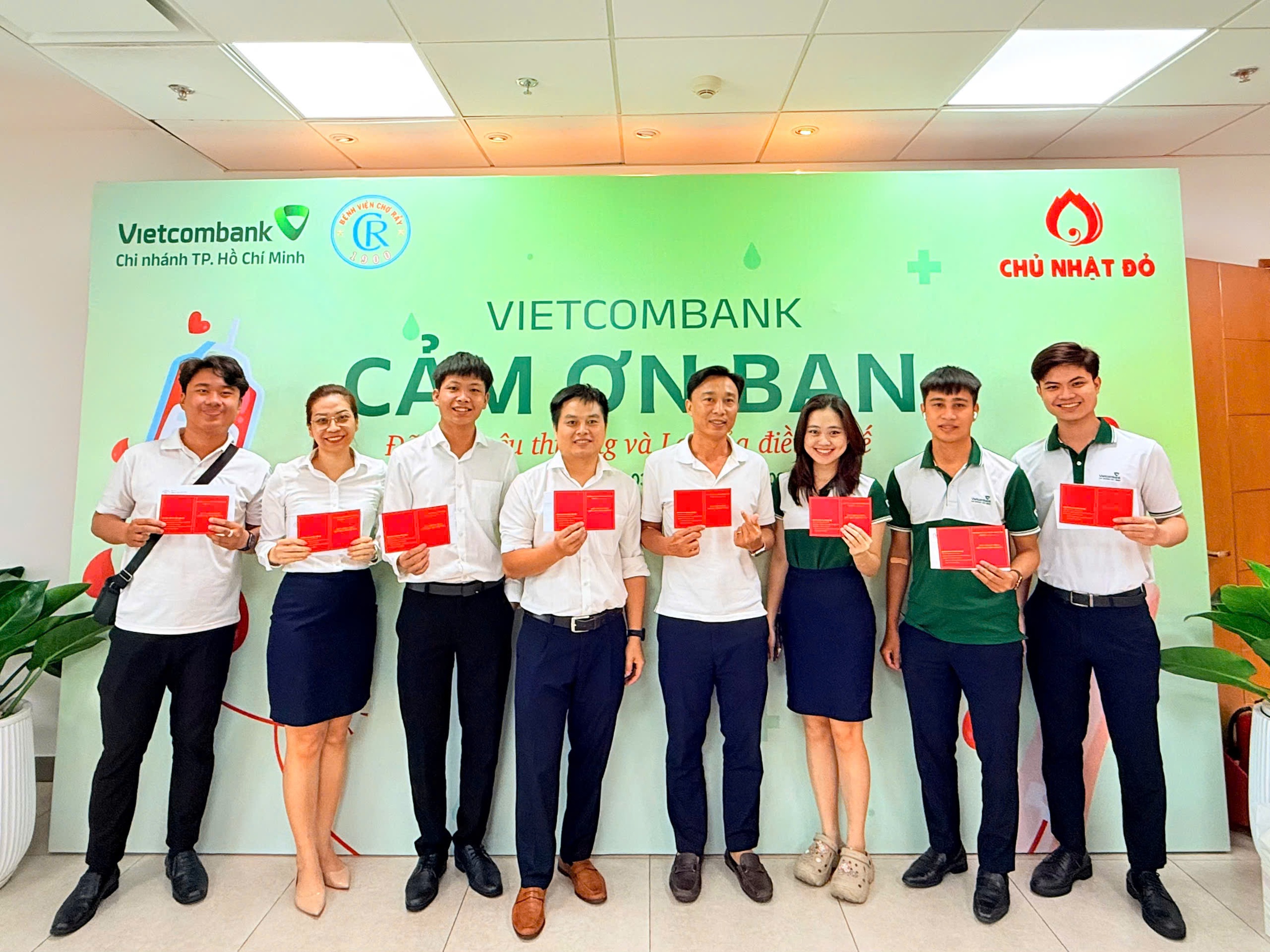Vietcombank TP.HCM hiến tặng 222 đơn vị máu, lan tỏa tinh thần ‘Chủ Nhật Đỏ’ 2 Vietcombank TP.HCM hiến tặng 222 đơn vị máu, lan tỏa tinh thần ‘Chủ Nhật Đỏ’ - Ảnh 2.