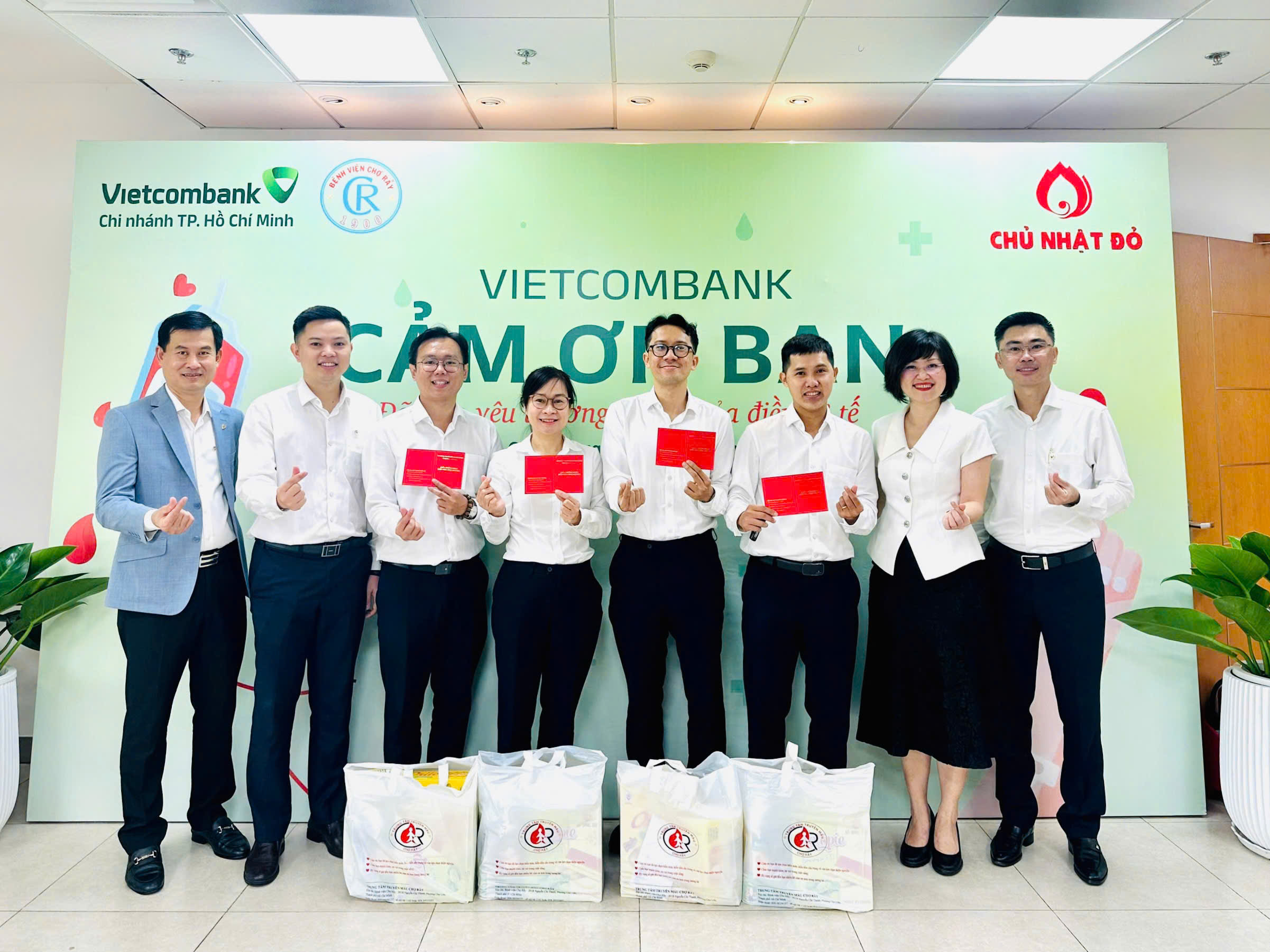 Vietcombank TP.HCM hiến tặng 222 đơn vị máu, lan tỏa tinh thần ‘Chủ Nhật Đỏ’ 3 Vietcombank TP.HCM hiến tặng 222 đơn vị máu, lan tỏa tinh thần ‘Chủ Nhật Đỏ’ - Ảnh 3.