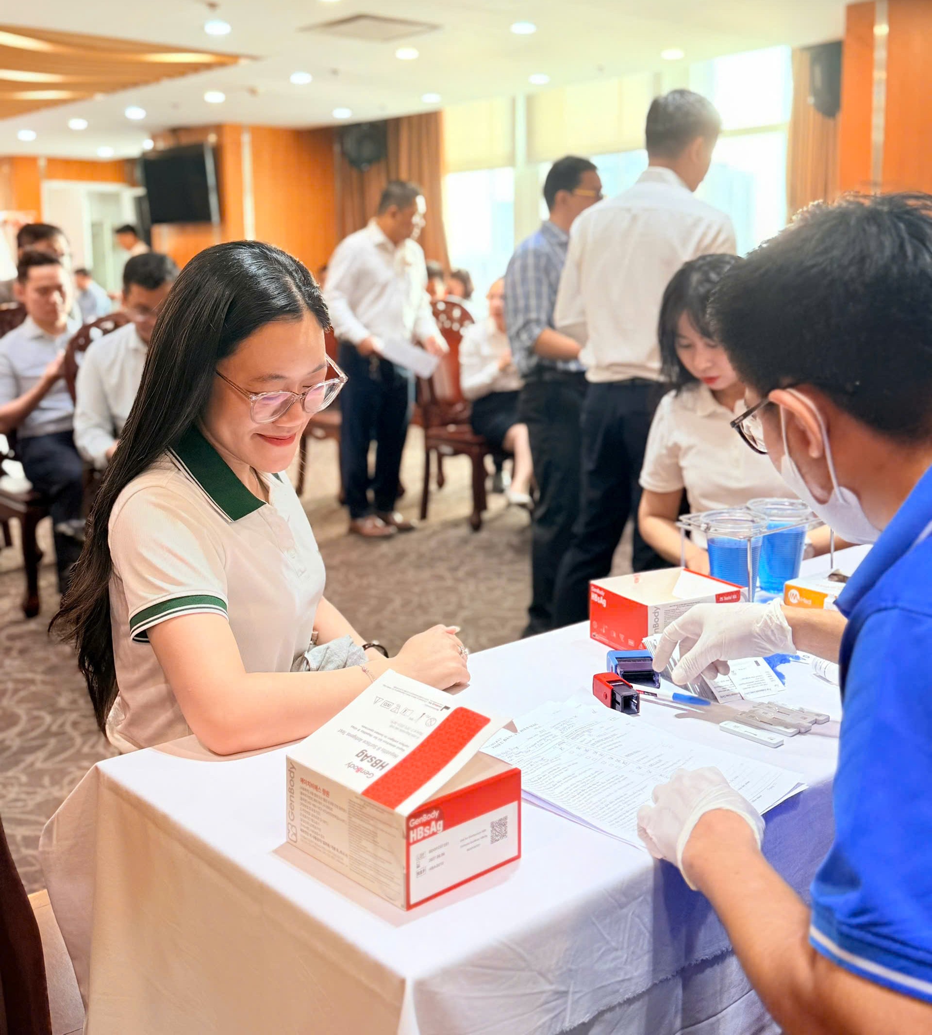 Vietcombank TP.HCM hiến tặng 222 đơn vị máu, lan tỏa tinh thần ‘Chủ Nhật Đỏ’ 4 Vietcombank TP.HCM hiến tặng 222 đơn vị máu, lan tỏa tinh thần ‘Chủ Nhật Đỏ’ - Ảnh 4.