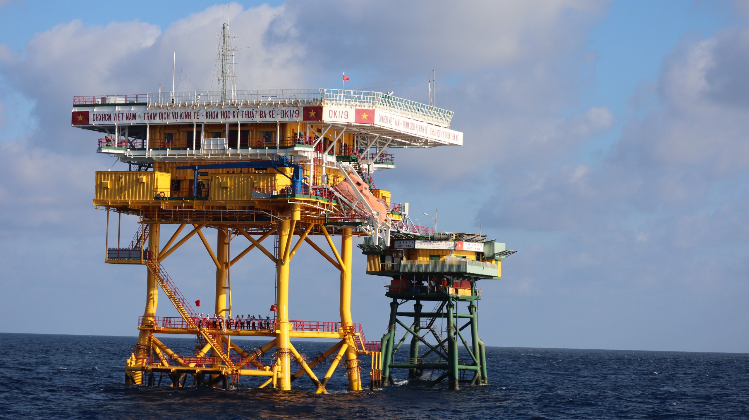 Hoàn thành bầu cử sớm giữa biển khơi, cách đất liền 580 km 3 Bầu cử Quốc hội: Hoàn thành bầu cử sớm nơi cách đất liền 580 km - Ảnh 3.