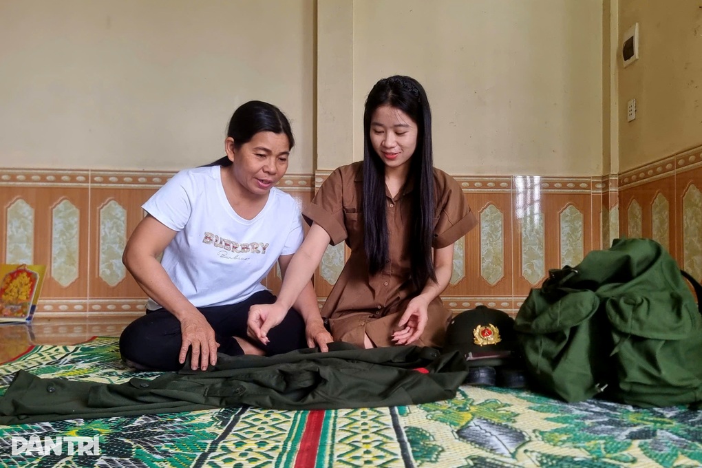 Gác bằng đại học, nữ dược sĩ xung phong lên đường nhập ngũ - 2