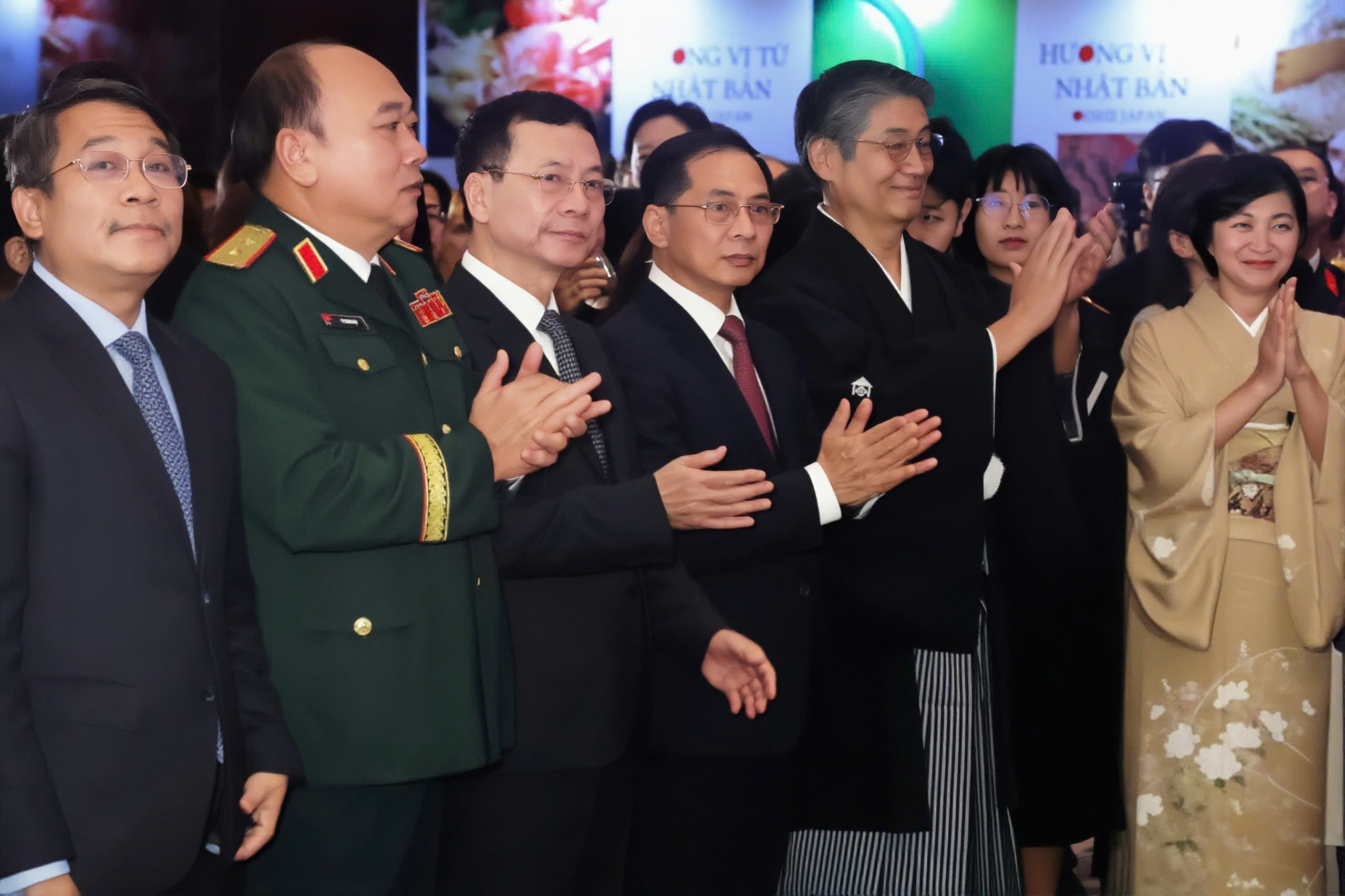 Lễ kỷ niệm 66 năm Ngày sinh Nhật hoàng: Thắt chặt quan hệ Việt - Nhật - Ảnh 8.