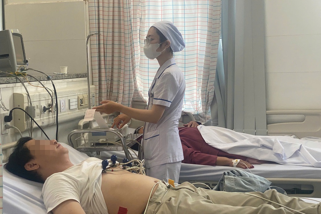 TPHCM: Số ca nghi ngộ độc sau ăn bánh mì ở phường Vũng Tàu tăng lên 54 - 2