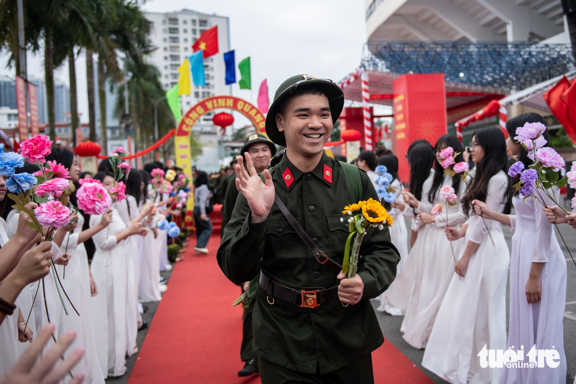 Gần 5.000 thanh niên thủ đô Hà Nội lên đường nhập ngũ 9 nhập ngũ - Ảnh 9.