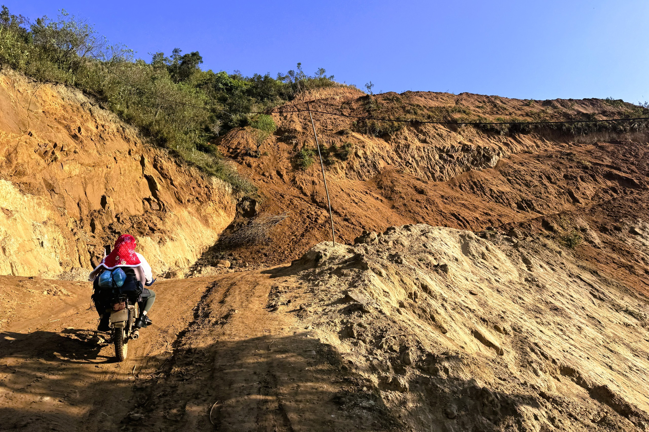 Lùng Cúng - Vùng đất bị... lãng quên? 4 Lùng Cúng - Vùng đất bị... lãng quên? - Ảnh 4.