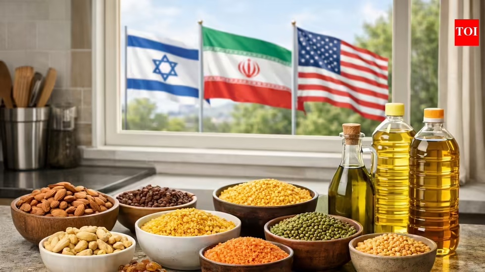 Lời khuyên đầu tư thời chiến của tỷ phú Warren Buffett: Ôm tiền là hạ sách - 2