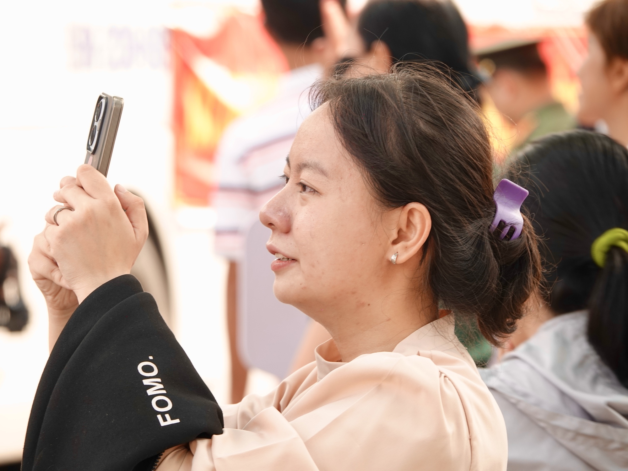 Những khoảnh khắc xúc động trong ngày hội tòng quân: Lá thư tay của mẹ và những cái ôm siết chặt tiếp thêm sức mạnh cho hàng nghìn tân binh- Ảnh 35.